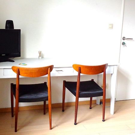 Uccle B&B La Chambre Du Zodiaque الغرفة الصورة