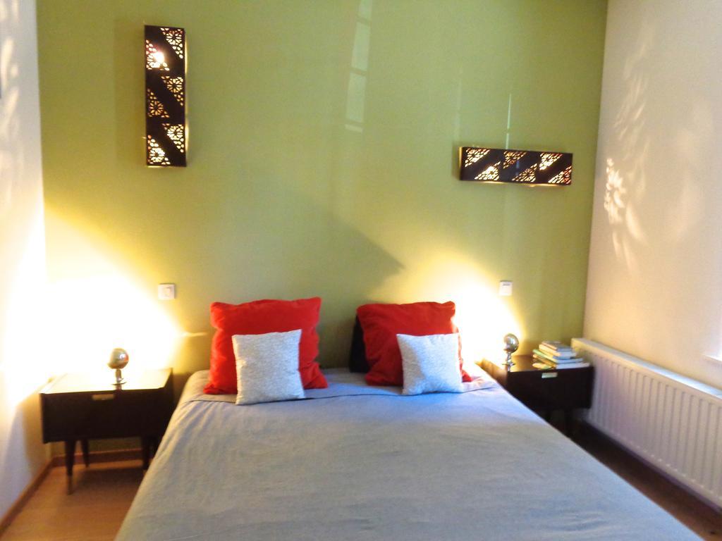 Uccle B&B La Chambre Du Zodiaque الغرفة الصورة