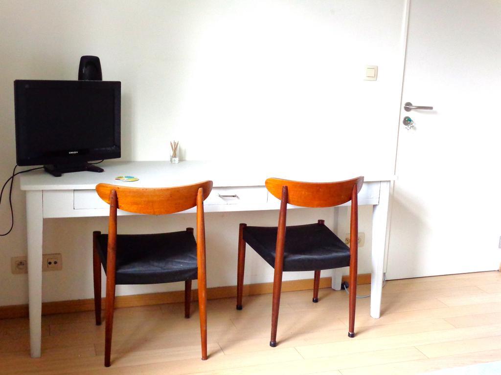 Uccle B&B La Chambre Du Zodiaque الغرفة الصورة