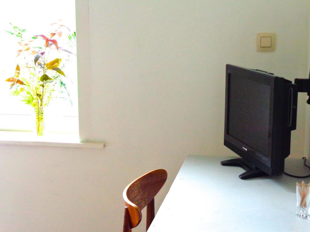 Uccle B&B La Chambre Du Zodiaque الغرفة الصورة